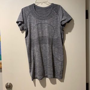 Lululemon grey swiftly top